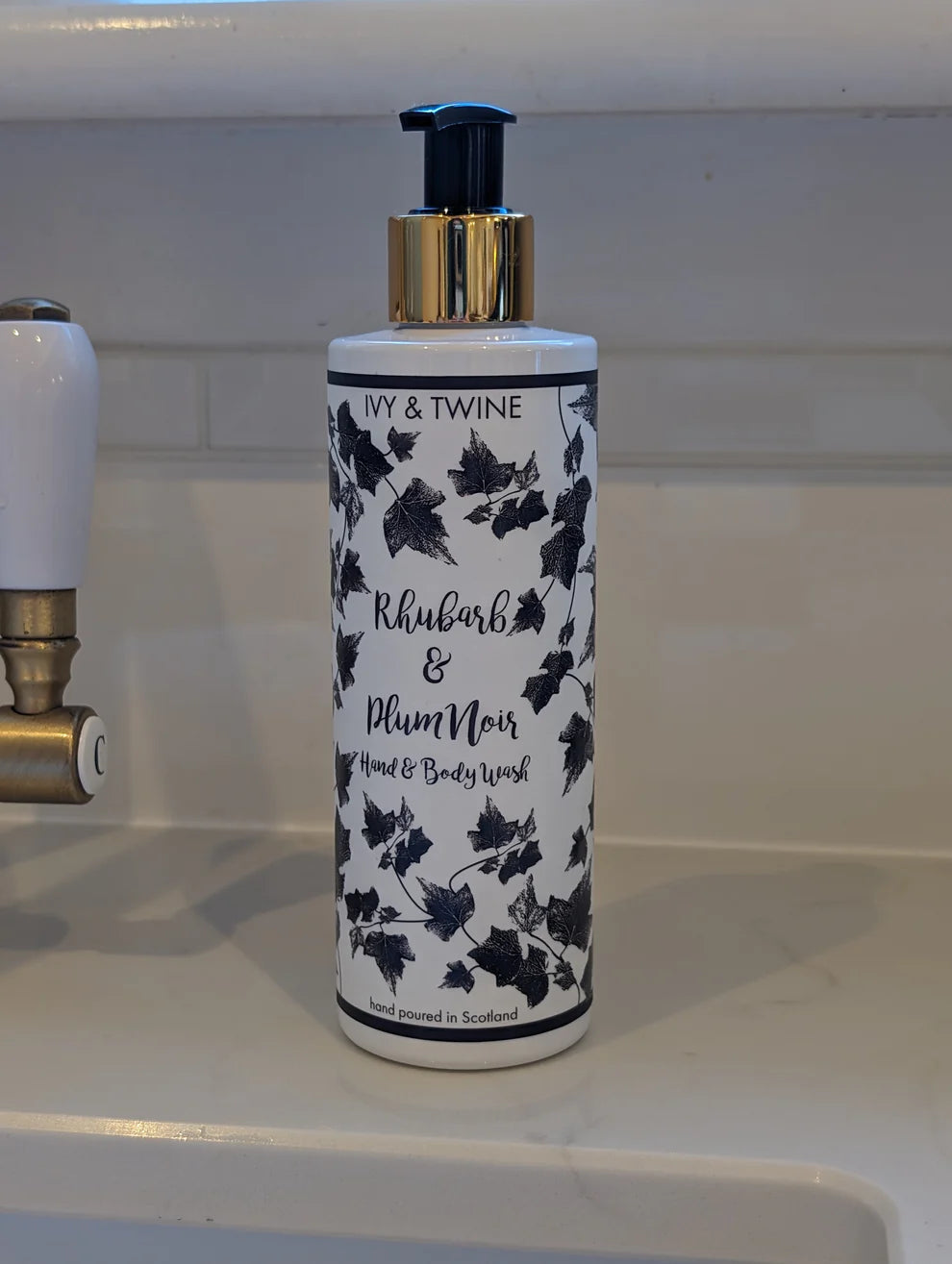 Rhubarb & Plum Noir Hand & Body Wash by Ivy & Twine