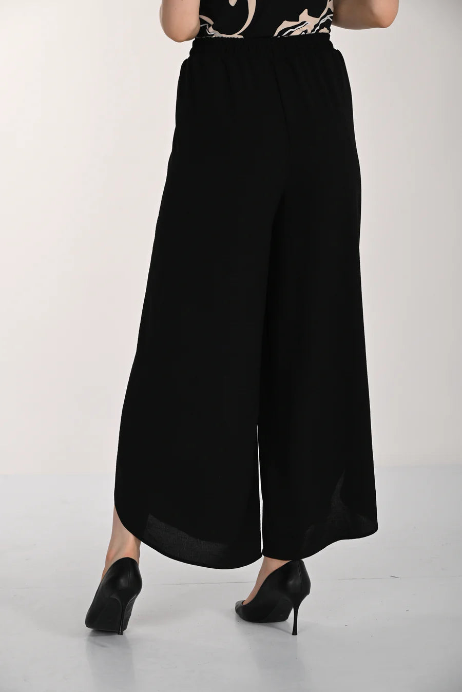 Frank Lyman Black Trousers by The Nook
